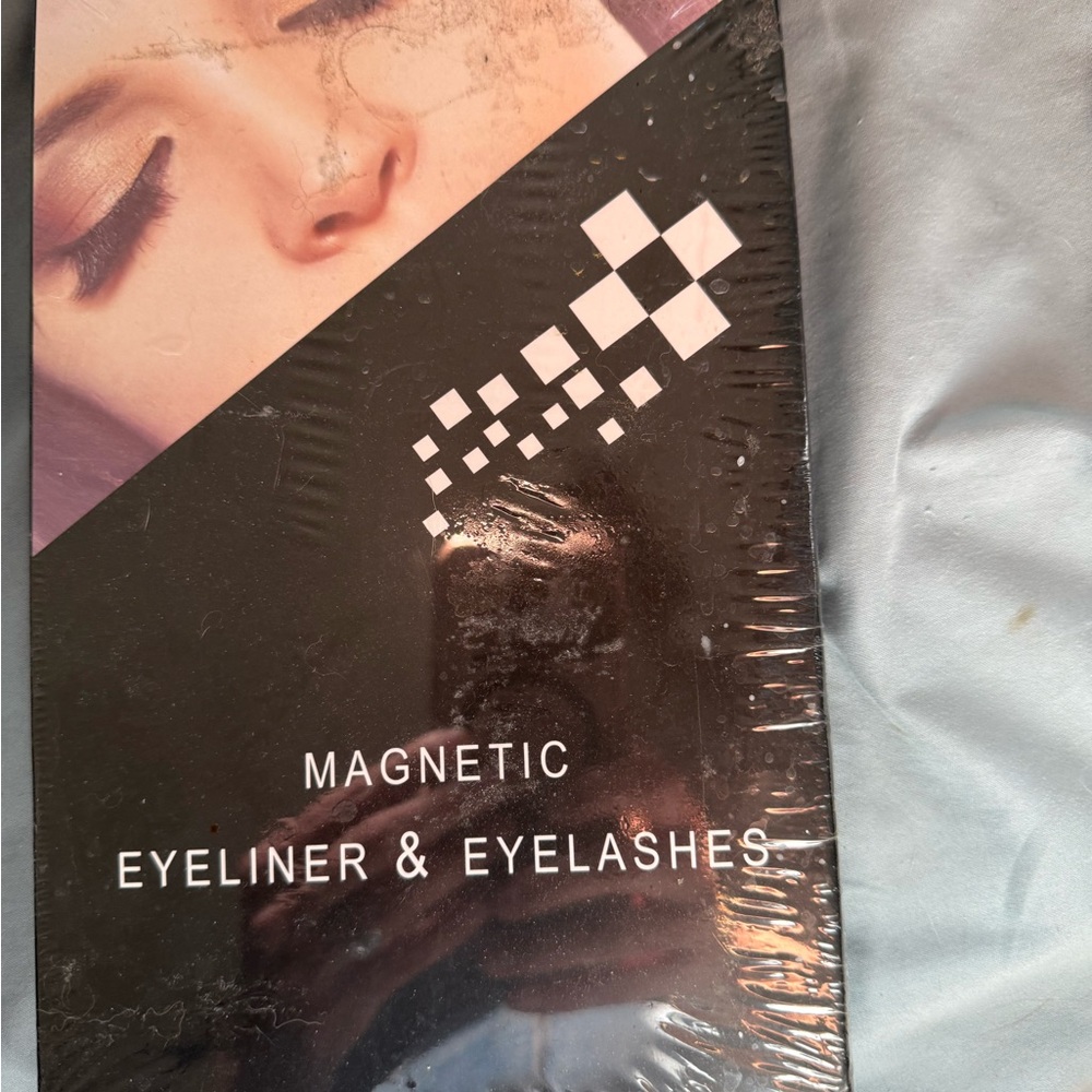 Magnetic Eyeliner & Eyelashes Set